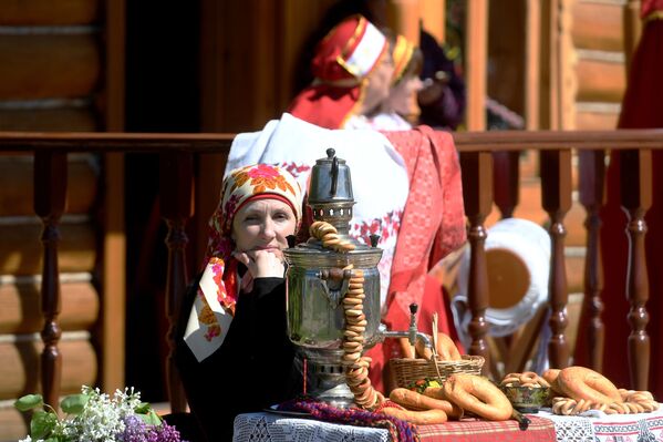 شرکت کننده جشن ملی روسی «کاراوان» در قازان تاتارستان - اسپوتنیک ایران  