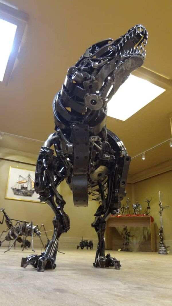 مجسمه ساز ایرانی با دستان طلایی+ تصاویر مجسمه ساز ایرانی با دستان طلایی+ تصاویر - اسپوتنیک ایران