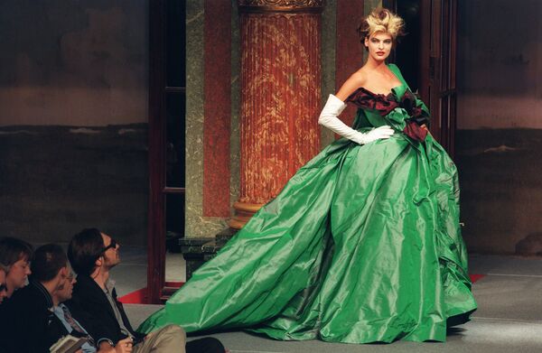 مدل لیندا یوانگلیست در پاریس - اسپوتنیک ایران  
