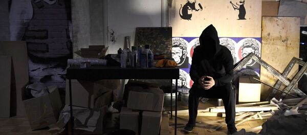 واکنش هنرمند معروف گرافیتی به اعتراضات آمریکا + عکس واکنش هنرمند معروف گرافیتی به اعتراضات آمریکا + عکس - اسپوتنیک ایران