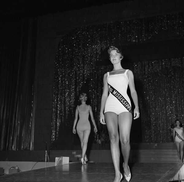 شرکت کنندگان کنکور زیبایی «ملکه آمریکا» سال 1959 آتلانتیک سیتی - اسپوتنیک ایران  