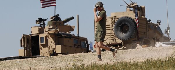 ایران دزدهای آمریکایی را از سوریه فراری میدهد؟ ایران دزدهای آمریکایی را از سوریه فراری میدهد؟ - اسپوتنیک ایران