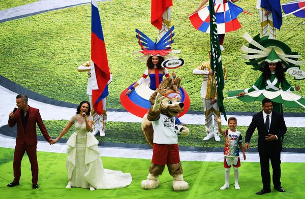خواننده روبی ویلیامز در مراسم افتتاحیه مسابقات جام جهانی در روسیه - اسپوتنیک ایران  