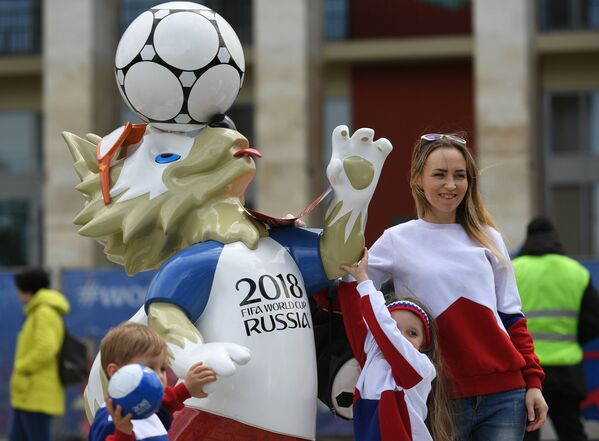 سمبل جام جهانی روسیه در شهر سن پترزبورگ - اسپوتنیک ایران  