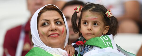 اولین حضور زنان ایرانی در ورزشگاه آزادی پس از انقلاب اسلامی + عکس اولین حضور زنان ایرانی در ورزشگاه آزادی پس از انقلاب اسلامی + عکس - اسپوتنیک ایران