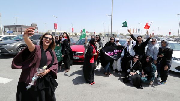 پذیرش دختران سعودی برای اولین بار در آکادمی پرواز - اسپوتنیک ایران  