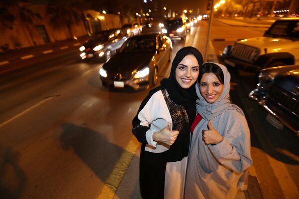 زنان سعودی رانندگی خود را در عربستان سعودی جشن می گیرند - اسپوتنیک ایران  