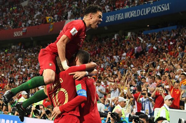 بازیکنان تیم پرتغال در بازی مقابل اسپانیا - اسپوتنیک ایران  