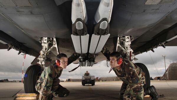 آمریکا: جنگنده های F-15E قابلیت حمل بمب هسته ای دارند  - اسپوتنیک ایران  