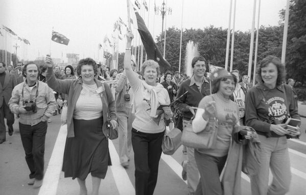 توریست های خارجی، مهمان ۲۲ مین بازی های المپیک در مسکو، سال ۱۹۸۰ - اسپوتنیک ایران  