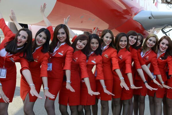 مهمانداران شرکت هواپیماییAir Asia - اسپوتنیک ایران  