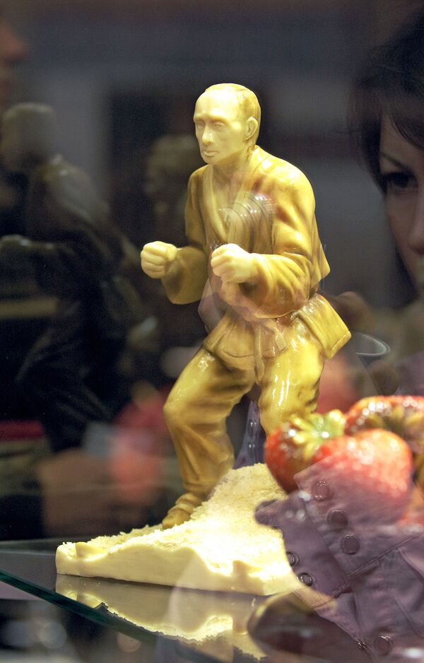 مجسمه شکلاتی ولادیمیر پوتین در اولین نمایشگاه شکلات مسکو - اسپوتنیک ایران  