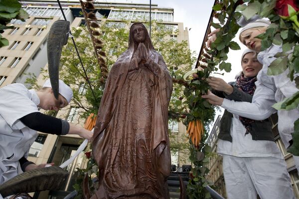 مجسمه شکلاتی مریم مقدس  در آمستردام - اسپوتنیک ایران  