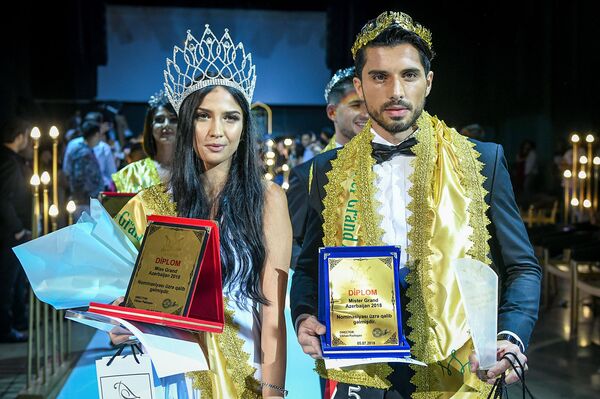 Победители в главной номинации: титула Miss Grand Azerbaijan удостоилась Айша Гараева, а Mister Grand Azerbaijan - Нуру Ахмедов - اسپوتنیک ایران  
