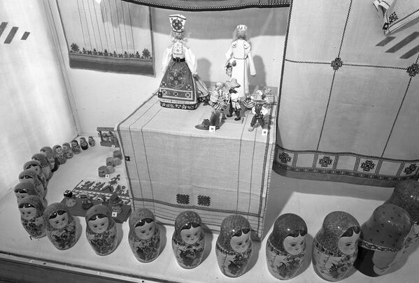 نمایشگاه ماتریوشکا در زمان شوروی - اسپوتنیک ایران  