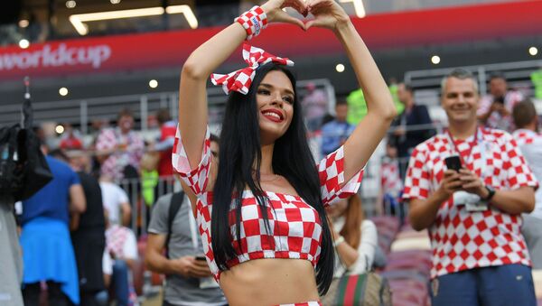 شادی و پایکوبی در زاگرب به مناسبت ورود کرواسی به فینال جام جهانی فوتبال + ویدئو - اسپوتنیک ایران  