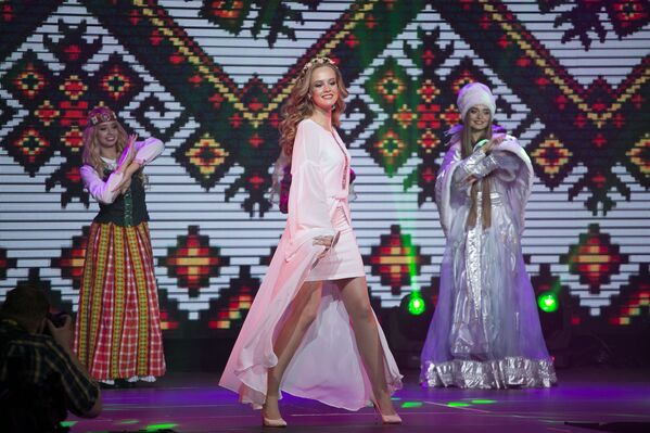 فینال مسابقات ملکه زیبایی بهار در مینسک - اسپوتنیک ایران  