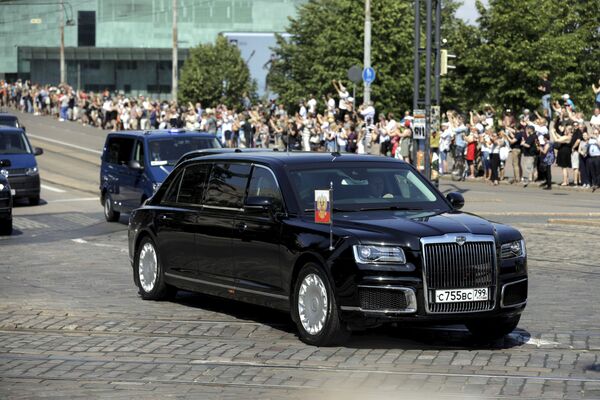 اتومبیل رئیس جمهور ولادیمیر پوتین در خیابان هلسینکی - اسپوتنیک ایران  