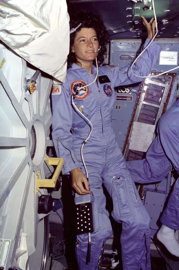 سالی راید ستاره شناس آمریکایی و اولین زنی که به فضا رفت - اسپوتنیک ایران  