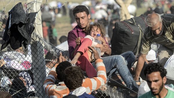 عبور هزاران پناهنده به اروپا با باز شدن مرزهای ترکیه
 - اسپوتنیک ایران  