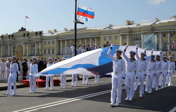 رژه نظامیان نیروی دریایی روسیه در سن پترزبورگ - اسپوتنیک ایران  