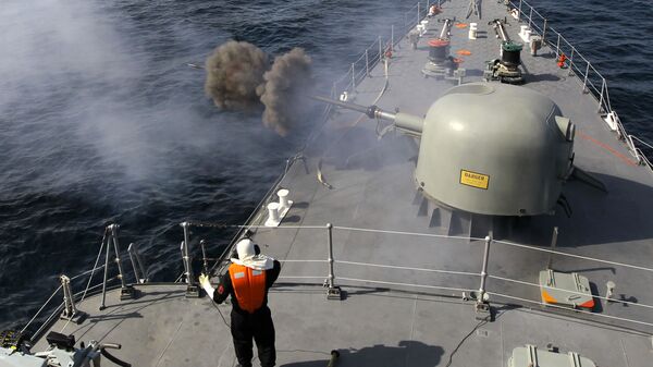 اجرای عملیات تیراندازی به اهداف هوایی در رزمایش مرکب امنیت دریایی - اسپوتنیک ایران  