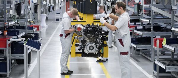 توقف کار Daimler در ایران در پی تحریم های جدید آمریکا - اسپوتنیک ایران  