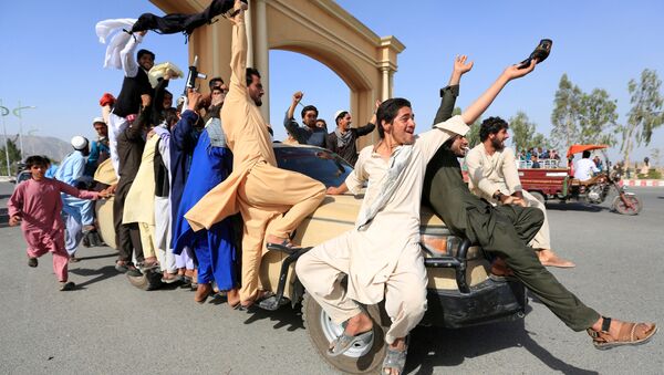ایرانی ها می توانند در افغانستان کار کنند +عکس - اسپوتنیک ایران  