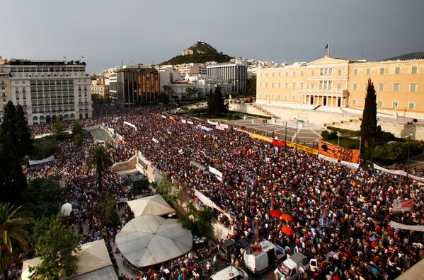 راه پیمایی گسترده علیه اوضاع اقتصادی در یونان، آتن سال ۲۰۱۱ - اسپوتنیک ایران  