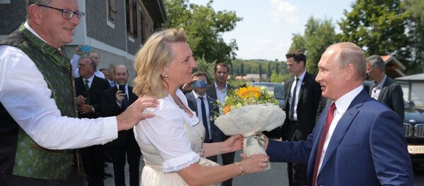 نویسندگی وزیر امور خارجه پیشین اتریش در سایت آرتی روسیه نویسندگی وزیر امور خارجه پیشین اتریش در سایت آرتی روسیه - اسپوتنیک ایران