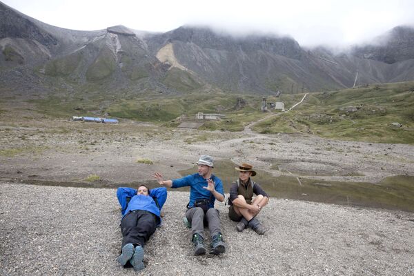 گروه گردشگران نروژی و استرالیایی در  راه رسیدن به کوه مقدس «پکتو» کره شمالی - اسپوتنیک ایران  
