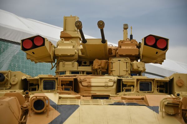 ماشین نظامی پشتیبان تانک «ترمیناتور»در نمایشگاه بین المللی نظامی -فنی «آرمیا-2018» روسیه - اسپوتنیک ایران  