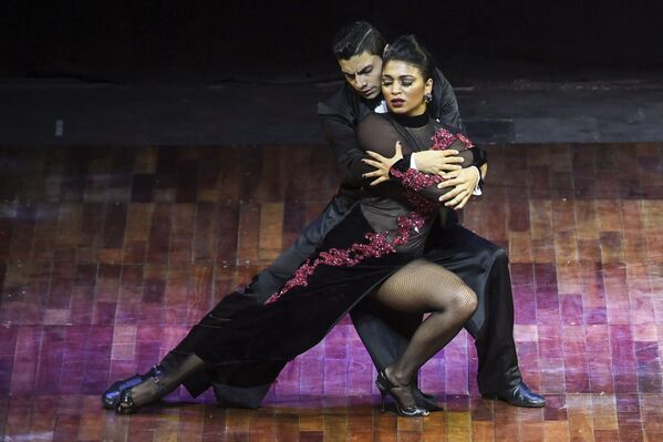 مسابقه قهرمانی رقص تانگو در آرژانتین-زوج کلمبیایی - اسپوتنیک ایران  