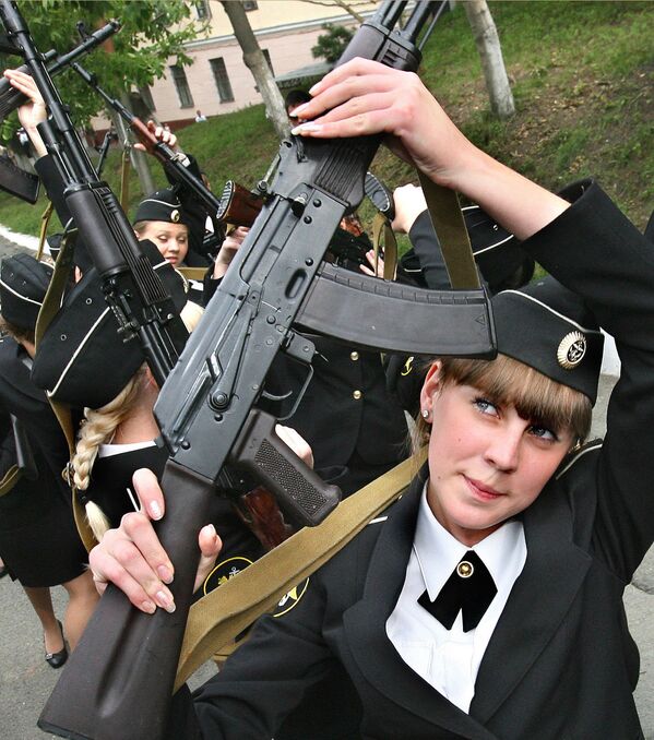 دختران نظامی روسیه - اسپوتنیک ایران  
