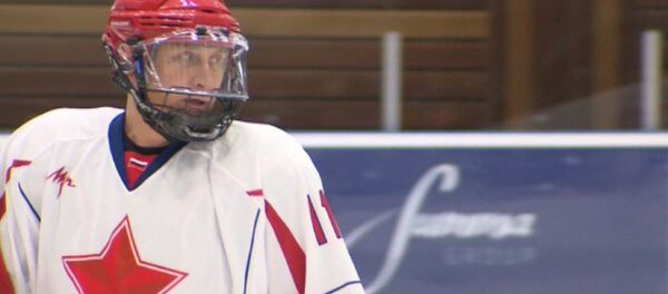 پوتین در یک مسابقه هاکی به میدان میرود پوتین در یک مسابقه هاکی به میدان میرود - اسپوتنیک ایران