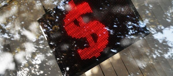 قیمت دلار در ایران به ۱۹هزار تومان رسید قیمت دلار در ایران به ۱۹هزار تومان رسید - اسپوتنیک ایران