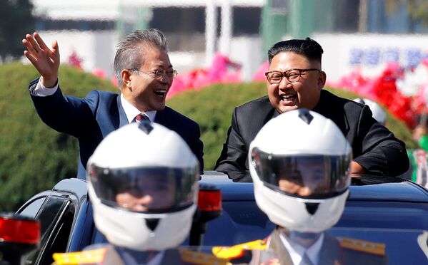 رئیس جمهور کره جنوبی و رهبر کره شمالی در پیونگ یانگ - اسپوتنیک ایران  