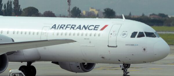 علت فرود اضطراری هواپیمای ایر فرانس در اصفهان علت فرود اضطراری هواپیمای ایر فرانس در اصفهان - اسپوتنیک ایران