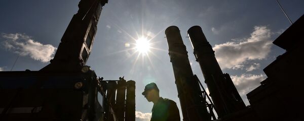 فرمانده سپاه: نظامیان سوری دانش کافی برای کار با سامانه اس-300 دارند - اسپوتنیک ایران  