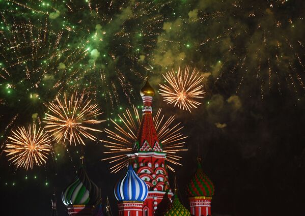 آتش بازی مراسم اختتامیه فستیوال موسیقی نظامی «برج اسپاسکی» در مسکو - اسپوتنیک ایران  