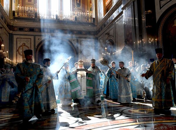 اسقف اعظم مسکو و کل روسیه در مراسمی در کلیسای مسیح منجی - اسپوتنیک ایران  