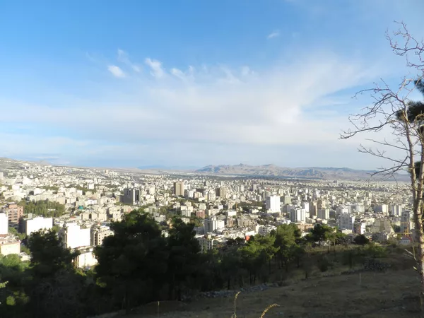 آسمان آبی تهران پس از باران پاییزی - اسپوتنیک ایران  