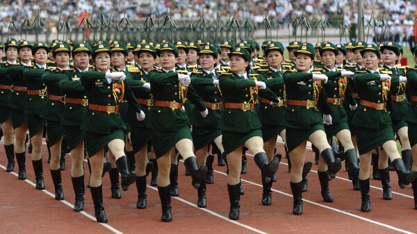 رژه زنان در جشن 60-مین سالگرد پیروزی ویتنام در  جنگ با فرانسه - اسپوتنیک ایران  