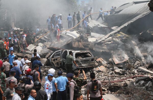 سقوط هواپیمای ترابری نظامی روی هتلی در اندونزی - اسپوتنیک ایران  