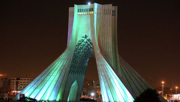 میلیون ها ایرانی طومار مطالبات خود برای رسیدن به توافق هسته ای را امضا کردند - اسپوتنیک ایران  