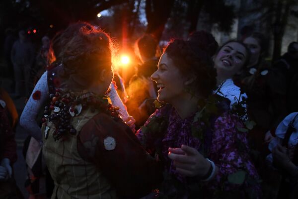 شرکت کنندگان جشن هالیوون در ایرلند - اسپوتنیک ایران  