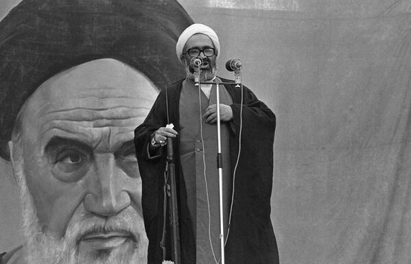بیانیه آیت الله منتظری که گروگان های آمریکایی آزاد نمی شوند تا زمانی که شاه به ایران بازنگردد، ۲۳ نوامبر ۱۹۷۹ - اسپوتنیک ایران  