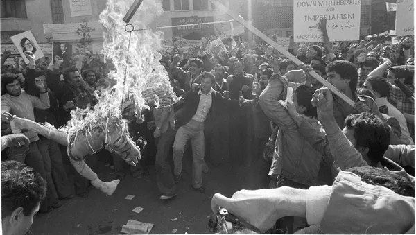 دانشجویان انقلاب شاه را می خواستند - اسپوتنیک ایران  