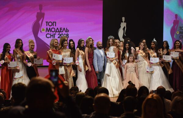 شرکت کنندگان کنکور زیبایی «تاپ مدل های کشورهای مشترک المنافع-2018» در ایروان - اسپوتنیک ایران  