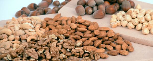 مصرف آجیل برای سلامتی و مبازه با چاقی - اسپوتنیک ایران  